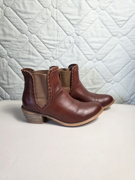 Shoes - Women's Brown Leather Ankle Booties Sz 9